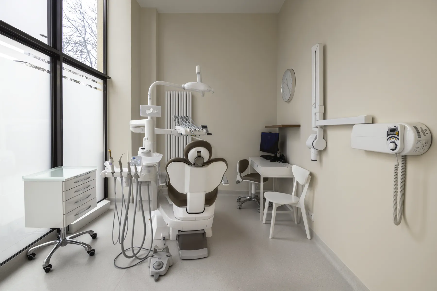 Premium Dental Clinic Warszawa — stanowiska pracy
