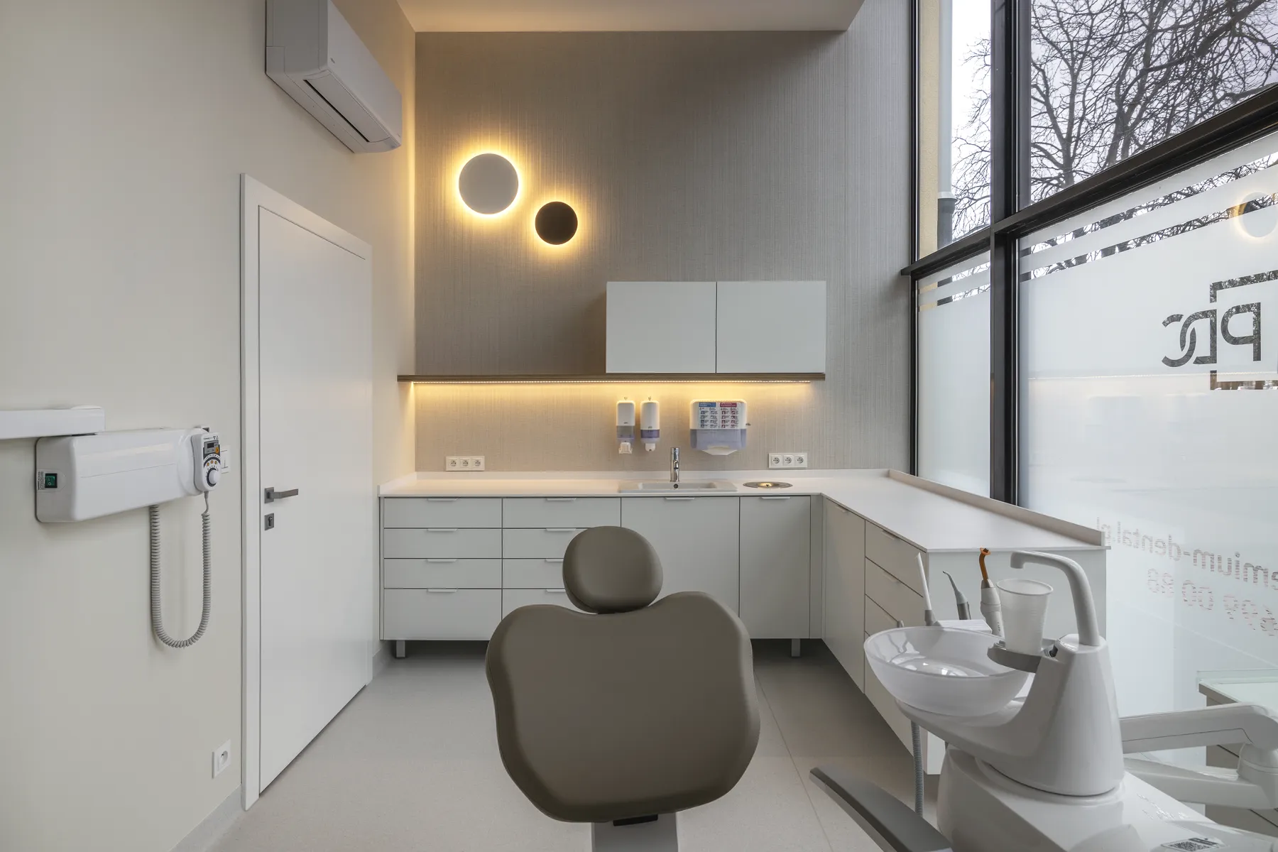 Premium Dental Clinic Warszawa — sieć